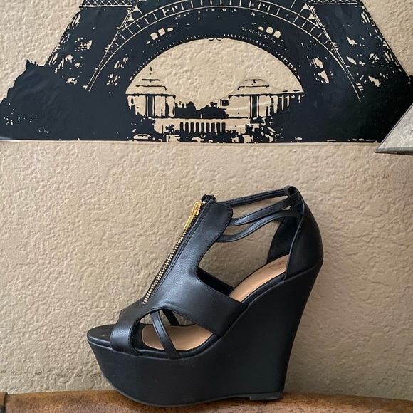 Black Wedge - Picture 1 of 3